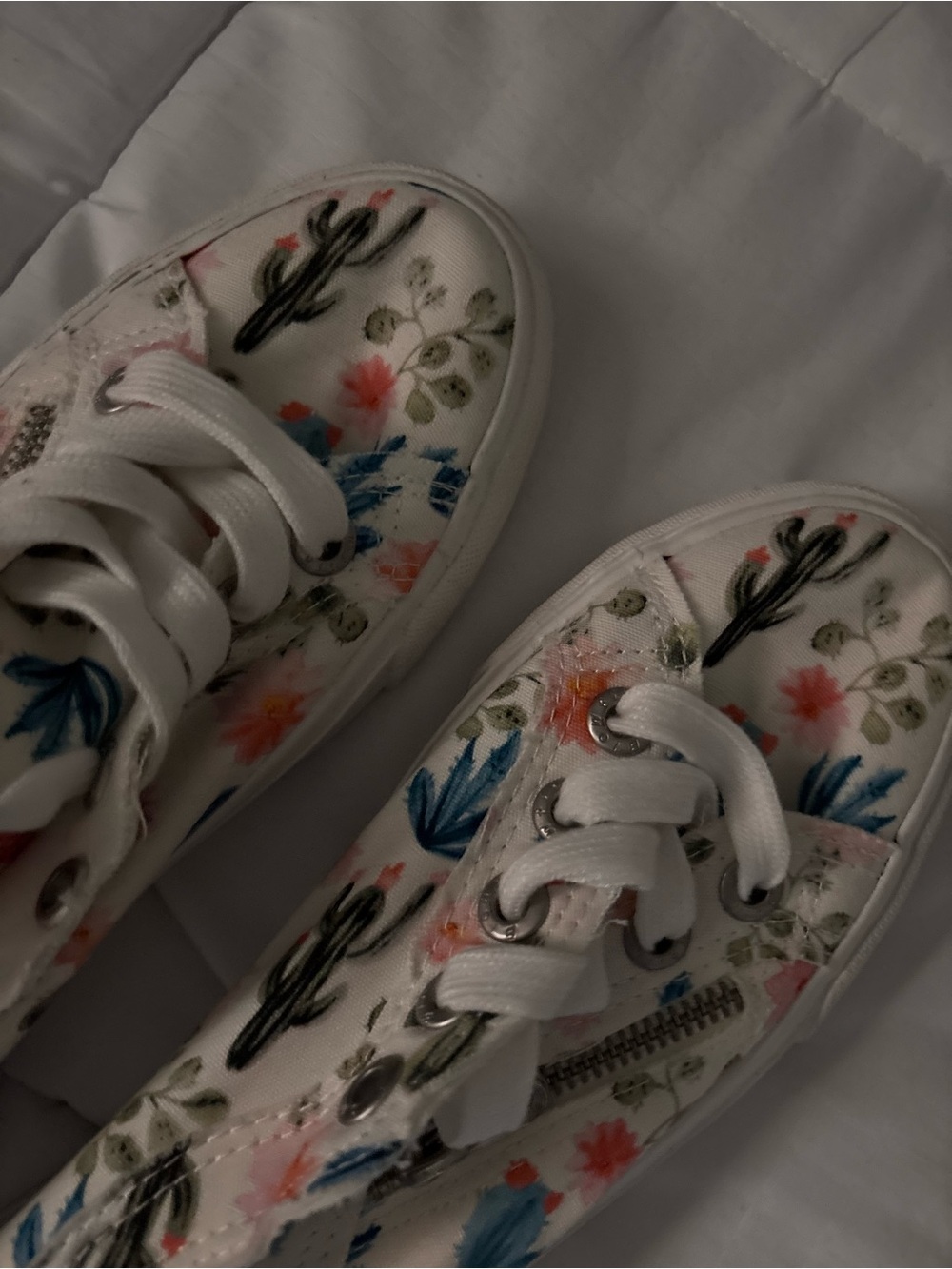 Blowfish White Canvas Floral & Cactus Lace-Up Sneakers - Picture 3 of 8